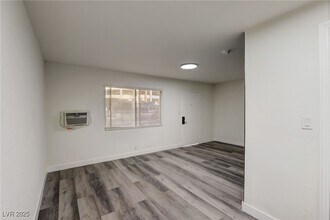 1922 Fairfield Ave in Las Vegas, NV - Building Photo - Building Photo