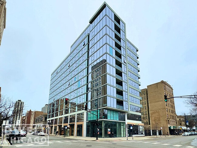 4539 N Sheridan Rd, Unit PH1201