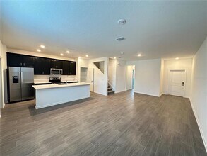 1707 Cross Prairie Pkwy in Kissimmee, FL - Building Photo - Building Photo