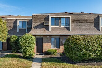 Wyndham Ridge Townhomes in Columbus, OH - Building Photo - Building Photo