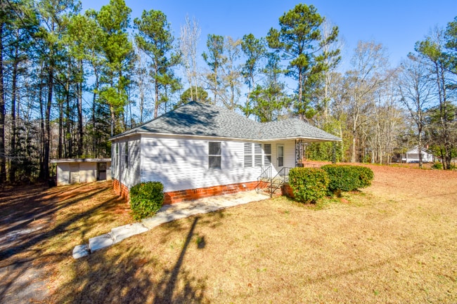 1840 Worthy Rd in Alexander City, AL - Foto de edificio - Building Photo