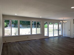15510 NE 3rd St in Bellevue, WA - Building Photo - Building Photo