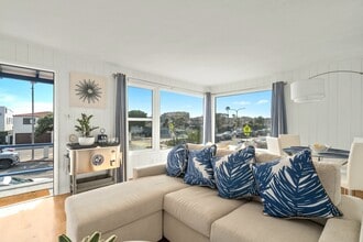 2464 Hermosa Ave in Hermosa Beach, CA - Building Photo - Building Photo