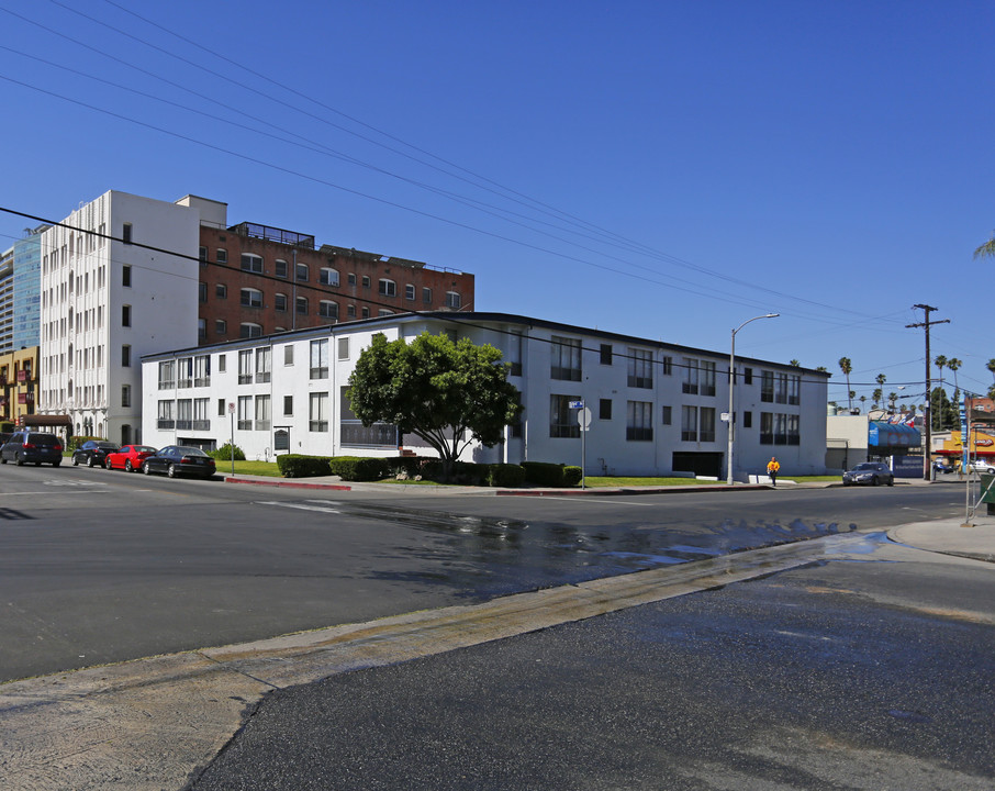 4102 W 5th St in Los Angeles, CA - Building Photo