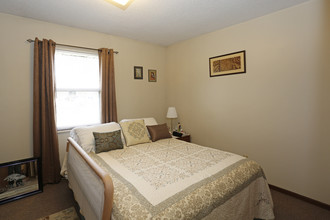 Raintree Village Apartments in Terre Haute, IN - Building Photo - Interior Photo