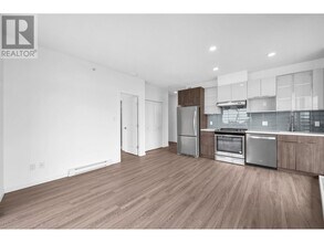 900-3900 Carnarvon St in New Westminster, BC - Building Photo - Building Photo