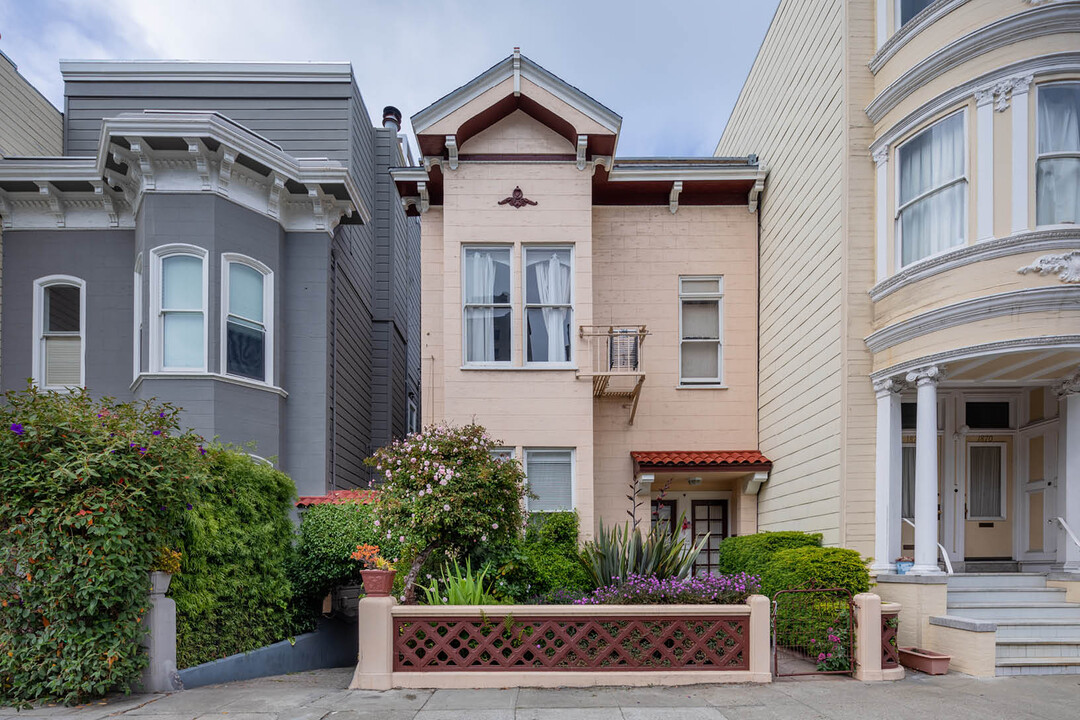 1876 Green St in San Francisco, CA - Building Photo