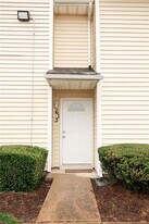 613 Pylon Ct in Virginia Beach, VA - Building Photo