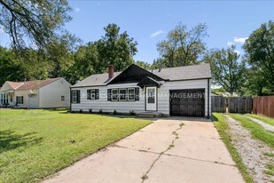 4041 E Bellaire Ave in Wichita, KS - Building Photo