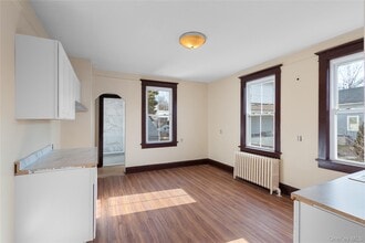 226 Glen Cove Ave in Glen Cove, NY - Building Photo - Building Photo