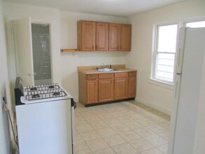 272 13th St, Unit #3 in Ambridge, PA - Building Photo - Building Photo