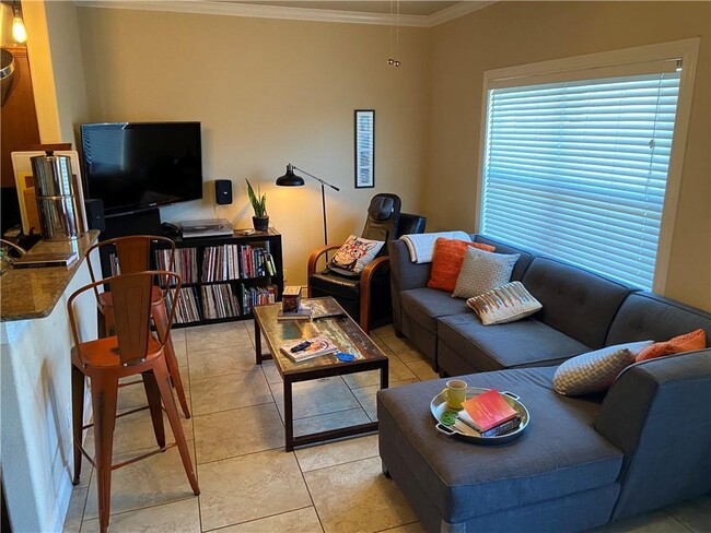 5404 Helen St in Austin, TX - Foto de edificio - Building Photo