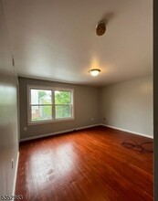 23 Vanderpool St in Newark, NJ - Foto de edificio - Building Photo