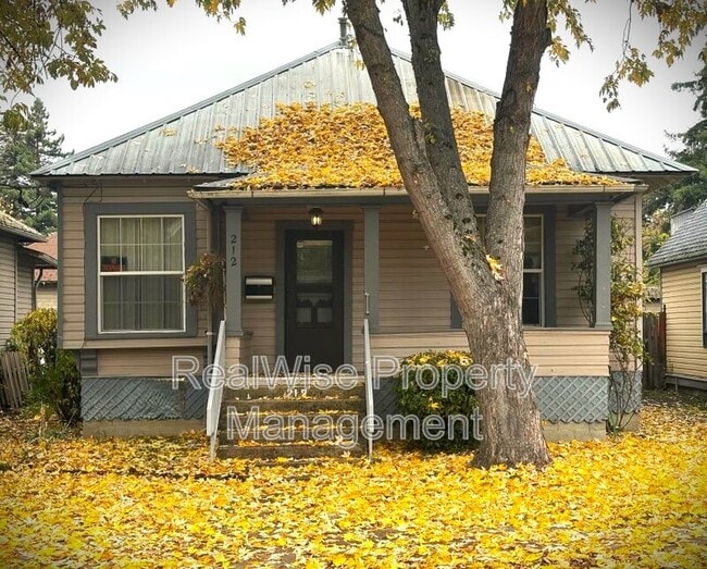 property at 212 SE Mosher Ave