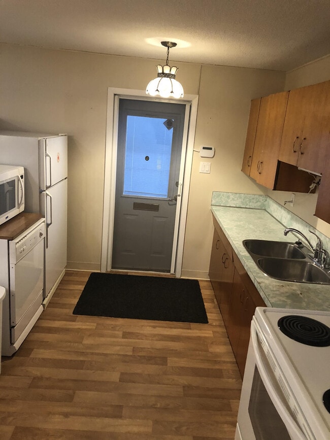 property at 1873 Tamarack St