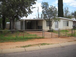 43 W Busby Dr in Sierra Vista, AZ - Foto de edificio - Building Photo