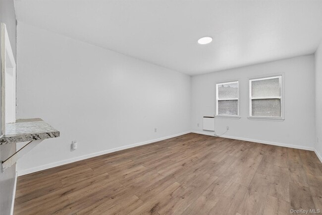 376 NY-52 in Woodbourne, NY - Building Photo - Building Photo