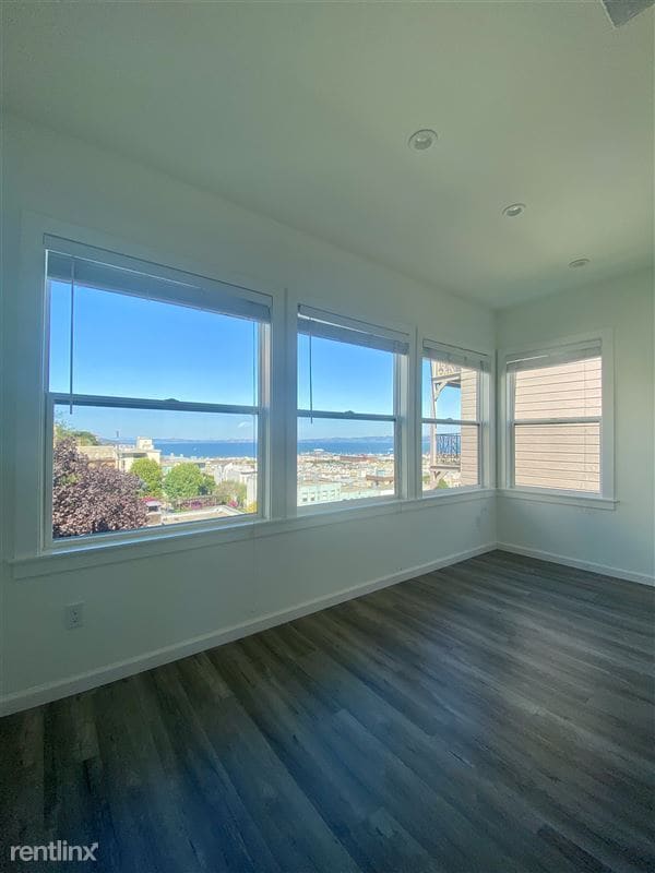1054 Filbert St in San Francisco, CA - Building Photo - Building Photo