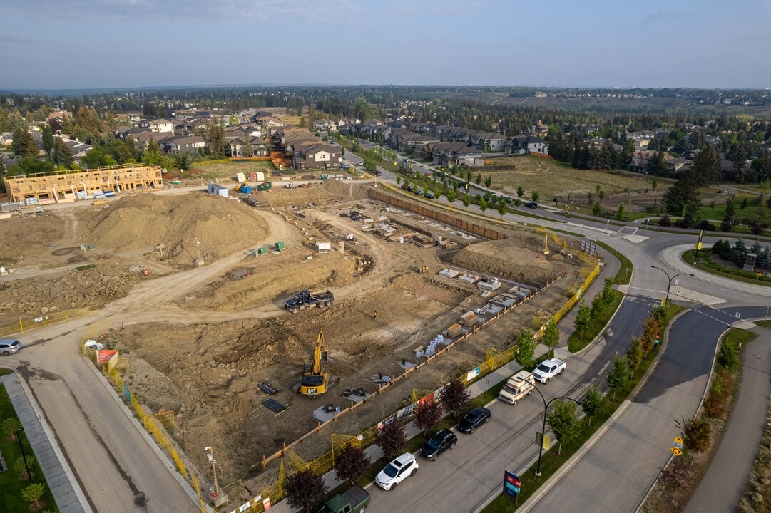 Park South at Fish Creek Exchange in Calgary, AB - Building Photo