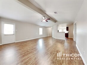 2402 Regatta Ln in Texas City, TX - Building Photo - Building Photo