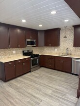 9422 Krepp Dr in Huntington Beach, CA - Building Photo - Building Photo