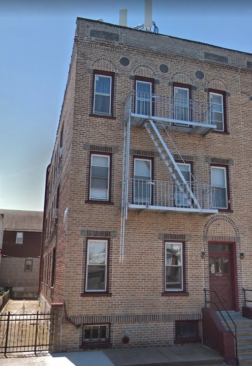 106-16 107th Ave in Ozone Park, NY - Building Photo