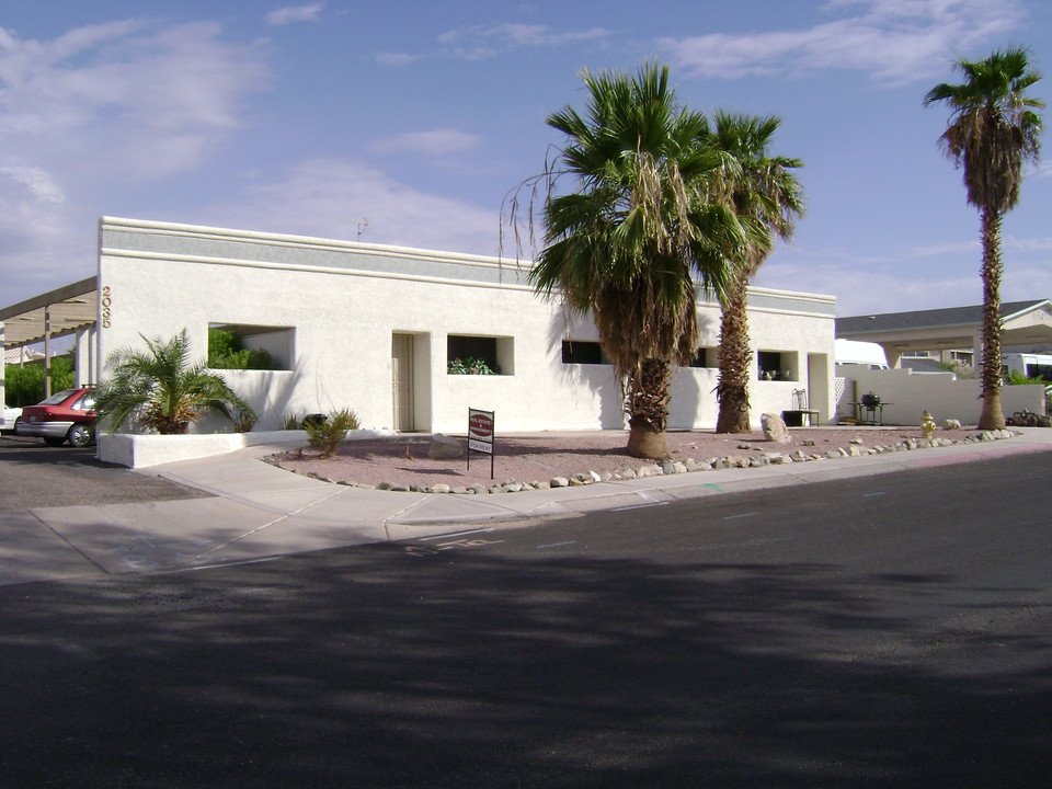 2035 Moyo Dr in Lake Havasu City, AZ - Foto de edificio