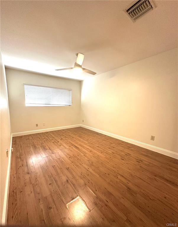 16830 Wyandotte St in Los Angeles, CA - Building Photo - Building Photo