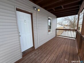 130 West Ave in Stratford, CT - Foto de edificio - Building Photo