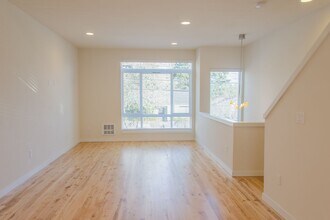 10363 Ashworth Ave N in Seattle, WA - Building Photo - Building Photo