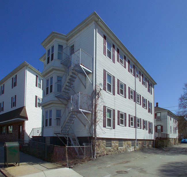 1334 S Main St in Fall River, MA - Building Photo - Building Photo