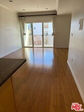 3061 W 12th Pl in Los Angeles, CA - Building Photo - Building Photo
