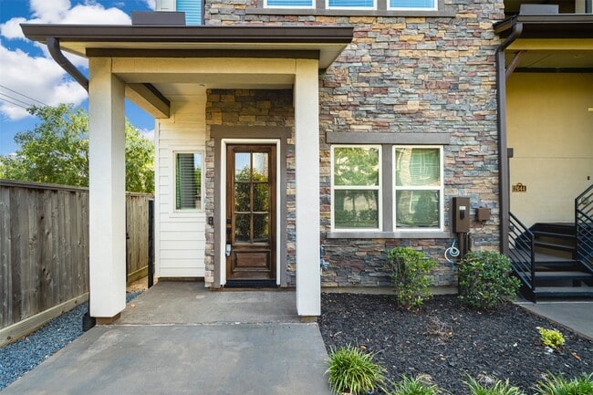 property at 2640 Fountain Key Blvd