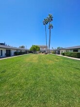 Town & Country Apartments in Mesa, AZ - Building Photo - Building Photo