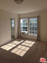 8551 Holloway Dr in West Hollywood, CA - Building Photo - Building Photo