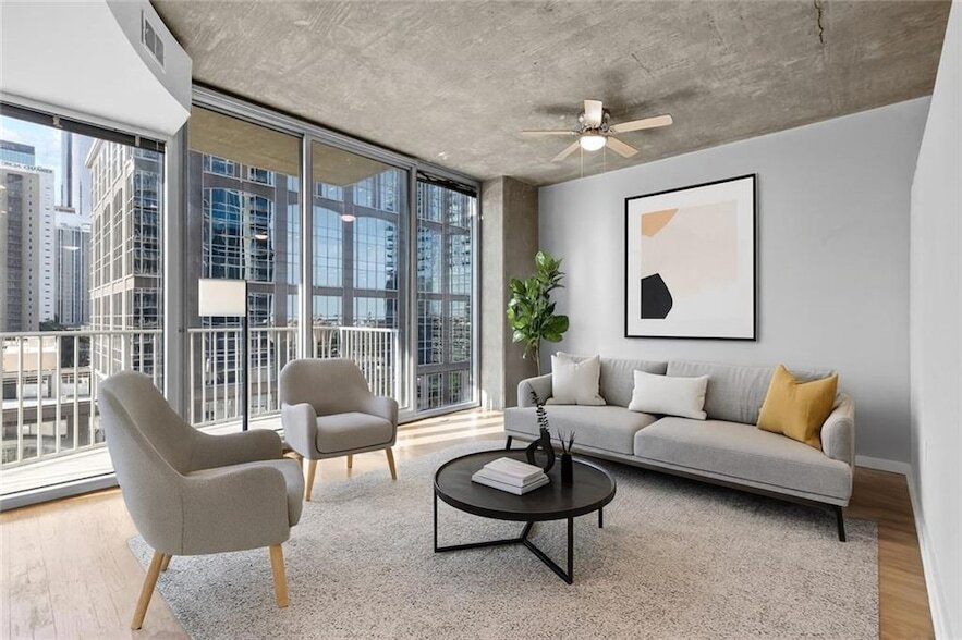 400 W Peachtree St NW, Unit 1010 in Atlanta, GA - Building Photo