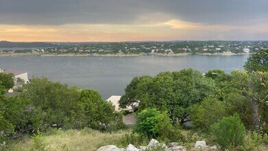 721 Mariner in Lakeway, TX - Building Photo - Building Photo