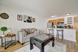 2506 N Rocky Point Dr in Tampa, FL - Foto de edificio - Building Photo