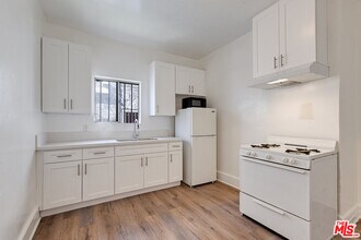 220 E Vernon Ave in Los Angeles, CA - Building Photo - Building Photo