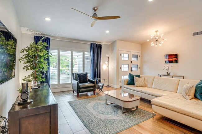 2331 E Lupine Ave in Phoenix, AZ - Building Photo - Building Photo