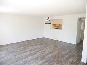 6 Ironwood Cir in Baltimore, MD - Building Photo - Building Photo