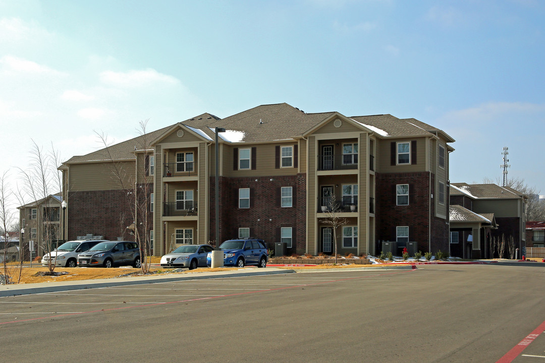 Hartford Villas in Broken Arrow, OK - Building Photo