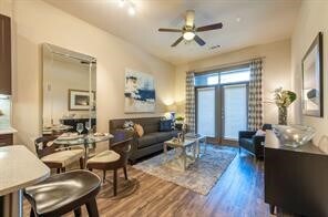 2033 S Gessner Rd in Houston, TX - Building Photo - Building Photo