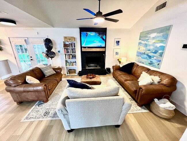 property at 1610 Smith Dr