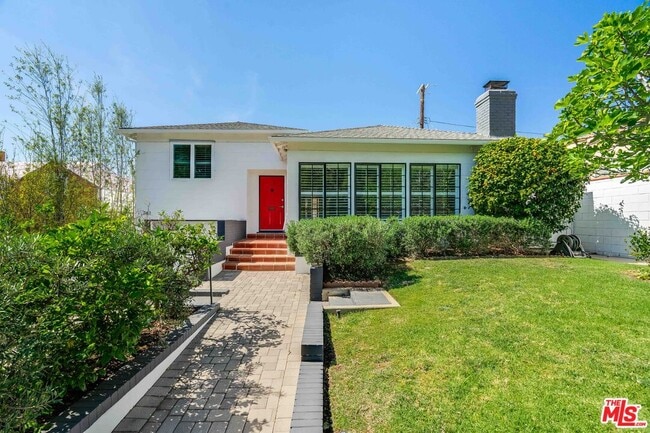 741 Chautauqua Blvd in Los Angeles, CA - Building Photo - Building Photo