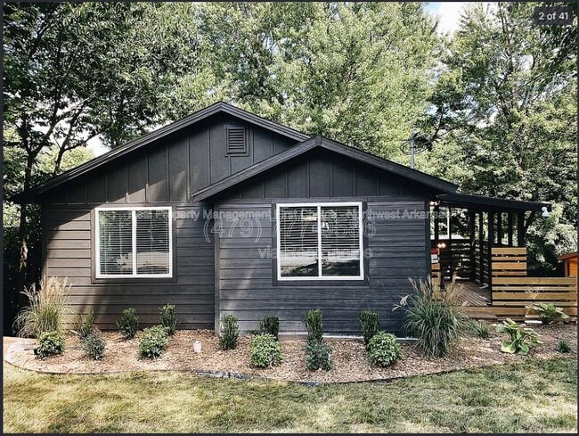 112 S University Ave, Unit A in Fayetteville, AR - Foto de edificio - Building Photo