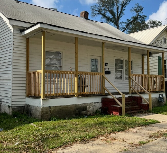 property at 222 Telfair St