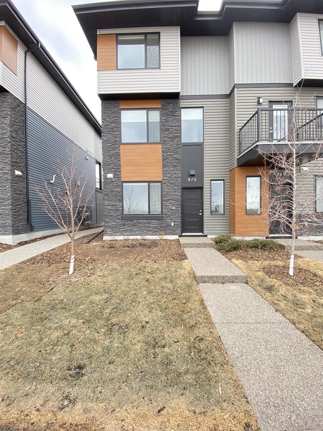 870 Cornerstone Blvd NE in Calgary, AB - Building Photo - Building Photo