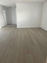 8674 Falmouth Ave, Unit 0209 in Los Angeles, CA - Building Photo - Building Photo