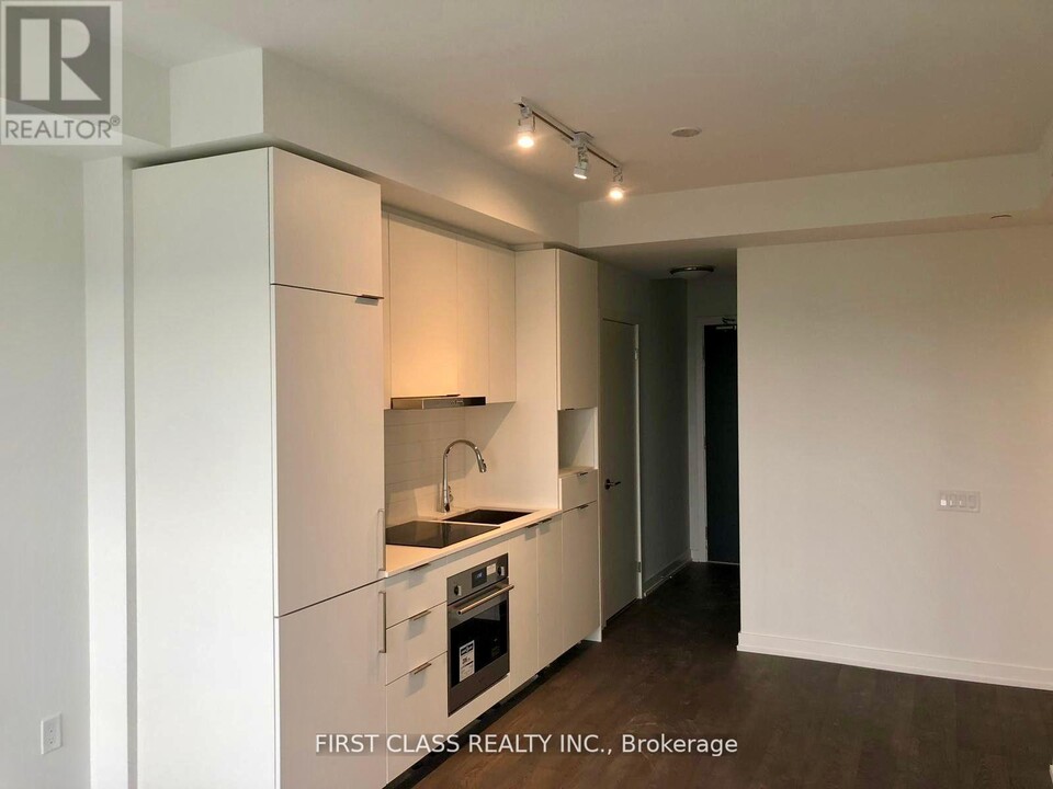 7-N2307 Golden Lion Heights in Toronto, ON - Building Photo
